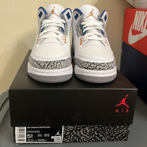 Jordan 3 Wizards - Picture 2 of 11